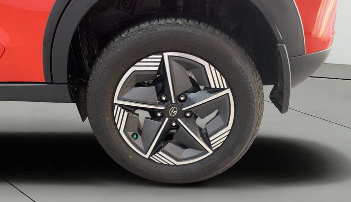 2024 Tata NEXON CREATIVE AMT DUAL TONE 1.2 PETROL, Petrol, Automatic, 19,537 km, Left Rear Wheel