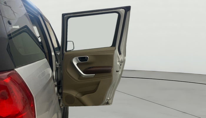 2015 Mahindra TUV300 T8, Diesel, Manual, 96,628 km, RHS Rear Door