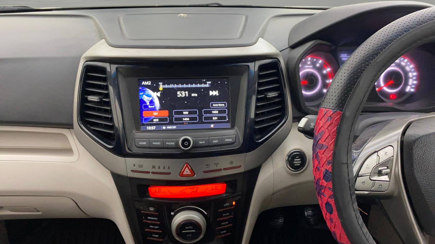 2021 Mahindra XUV300 W8 (O) 1.2 PETROL, Petrol, Manual, 78,893 km, Air Conditioner