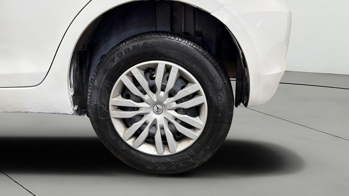 2014 Maruti Swift VXI, Petrol, Manual, 48,268 km, Left Rear Wheel