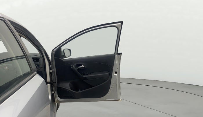 2015 Volkswagen Polo COMFORTLINE 1.2L, Petrol, Manual, 43,106 km, RHS Front Door