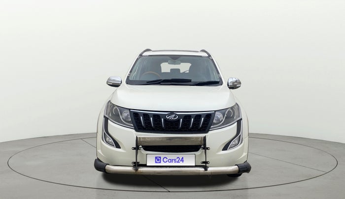 2016 Mahindra XUV500 W10, Diesel, Manual, 1,05,526 km, Front