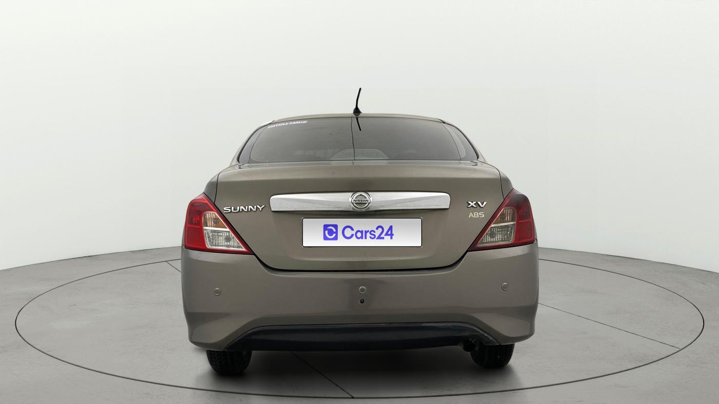 2017 Nissan Sunny XV DIESEL, Diesel, Manual, 1,18,481 km, Back/Rear