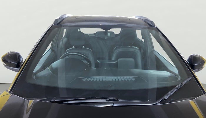 2022 Tata NEXON XZA PLUS PETROL DARK EDITION, Petrol, Automatic, 49,352 km, Front Windshield