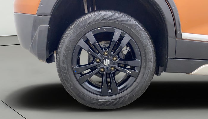 2019 Maruti Vitara Brezza ZDI PLUS AT DUAL TONE, Diesel, Automatic, 76,908 km, Right Rear Wheel