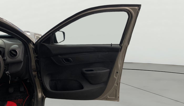 2017 Renault Kwid RXT 1.0 AMT, Petrol, Automatic, 1,01,121 km, RHS Front Door