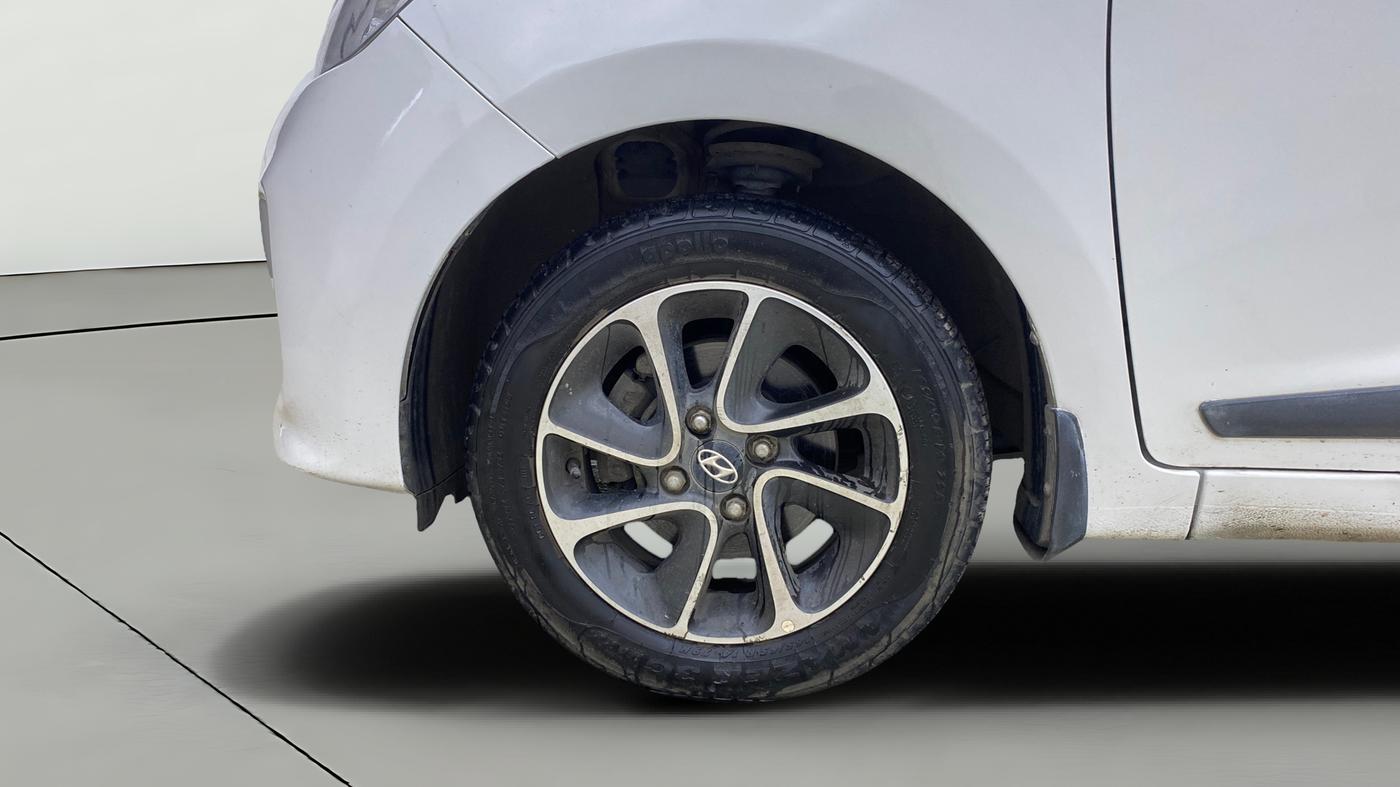 2017 Hyundai Grand i10 SPORTZ (O) AT 1.2 KAPPA VTVT, Petrol, Automatic, 34,422 km, Left Front Wheel