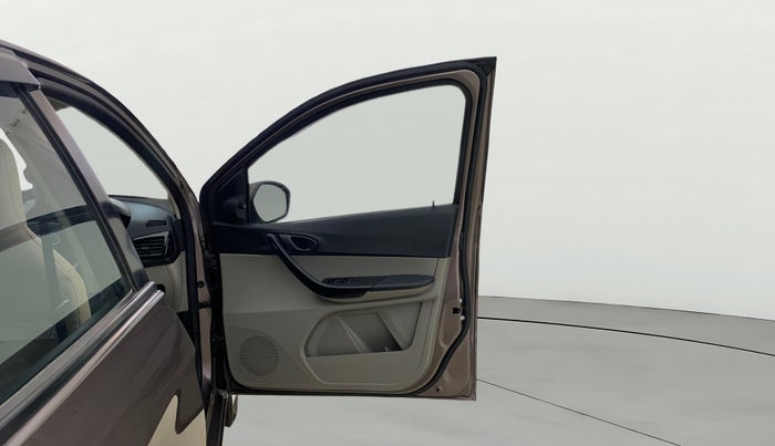 2016 Tata Tiago XT PETROL, Petrol, Manual, 25,136 km, RHS Front Door