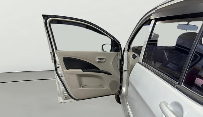2015 Maruti Celerio VXI CNG, CNG, Manual, 1,21,660 km, LHS Front Door