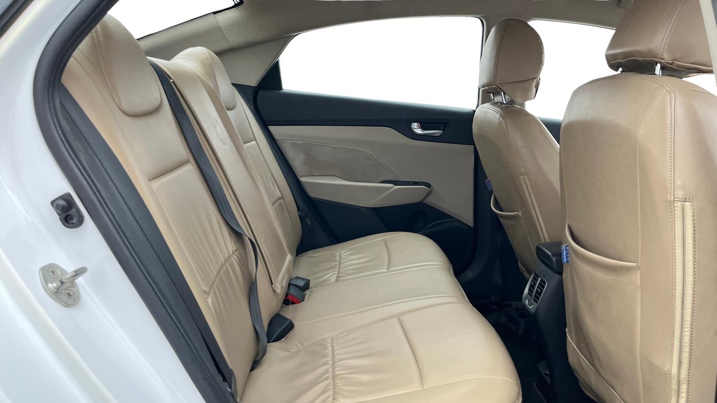 2018 Hyundai Verna 1.6 VTVT SX, Petrol, Manual, 47,710 km, Right Side Rear Door Cabin
