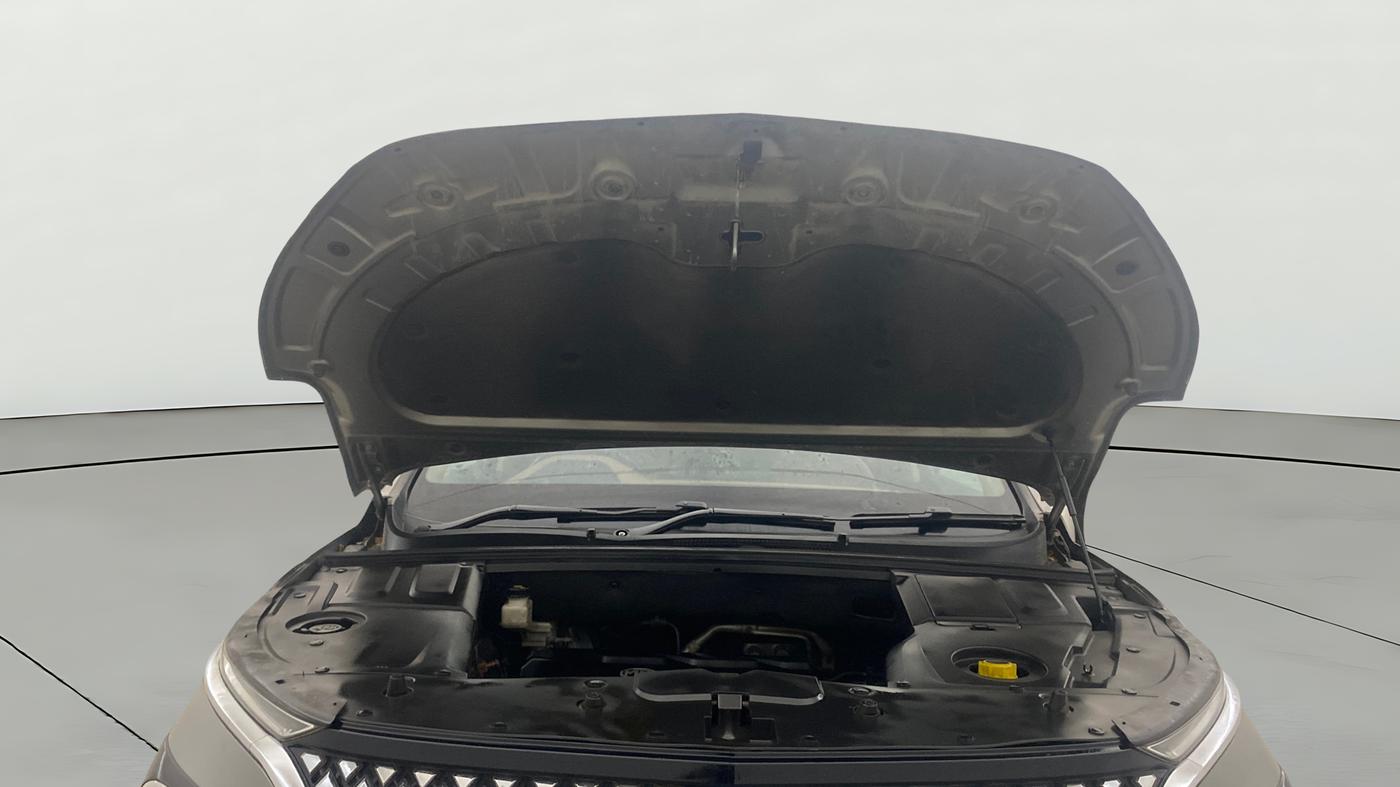 2023 MG HECTOR PLUS SHARP PRO 1.5 PETROL TURBO CVT 7 STR, Petrol, Automatic, 88,098 km, Open Bonet