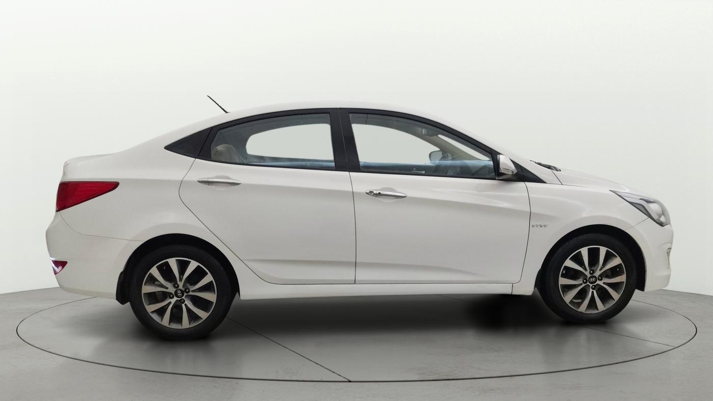 2015 Hyundai Verna FLUIDIC 4S 1.6 VTVT S(O), Petrol, Manual, 71,042 km, Right Side View