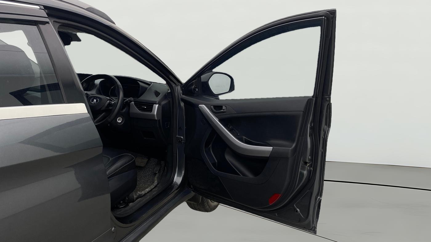 2022 Tata NEXON XMA SUNROOF PETROL, Petrol, Automatic, 35,685 km, RHS Front Door