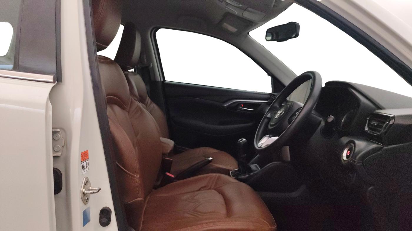 2023 Toyota URBAN CRUISER HYRYDER G NEO DRIVE, Petrol, Manual, 66,856 km, Right Side Front Door Cabin