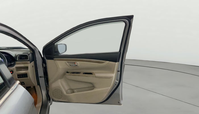 2019 Maruti Ciaz ALPHA  AT 1.5 SHVS PETROL, Petrol, Automatic, 85,193 km, RHS Front Door