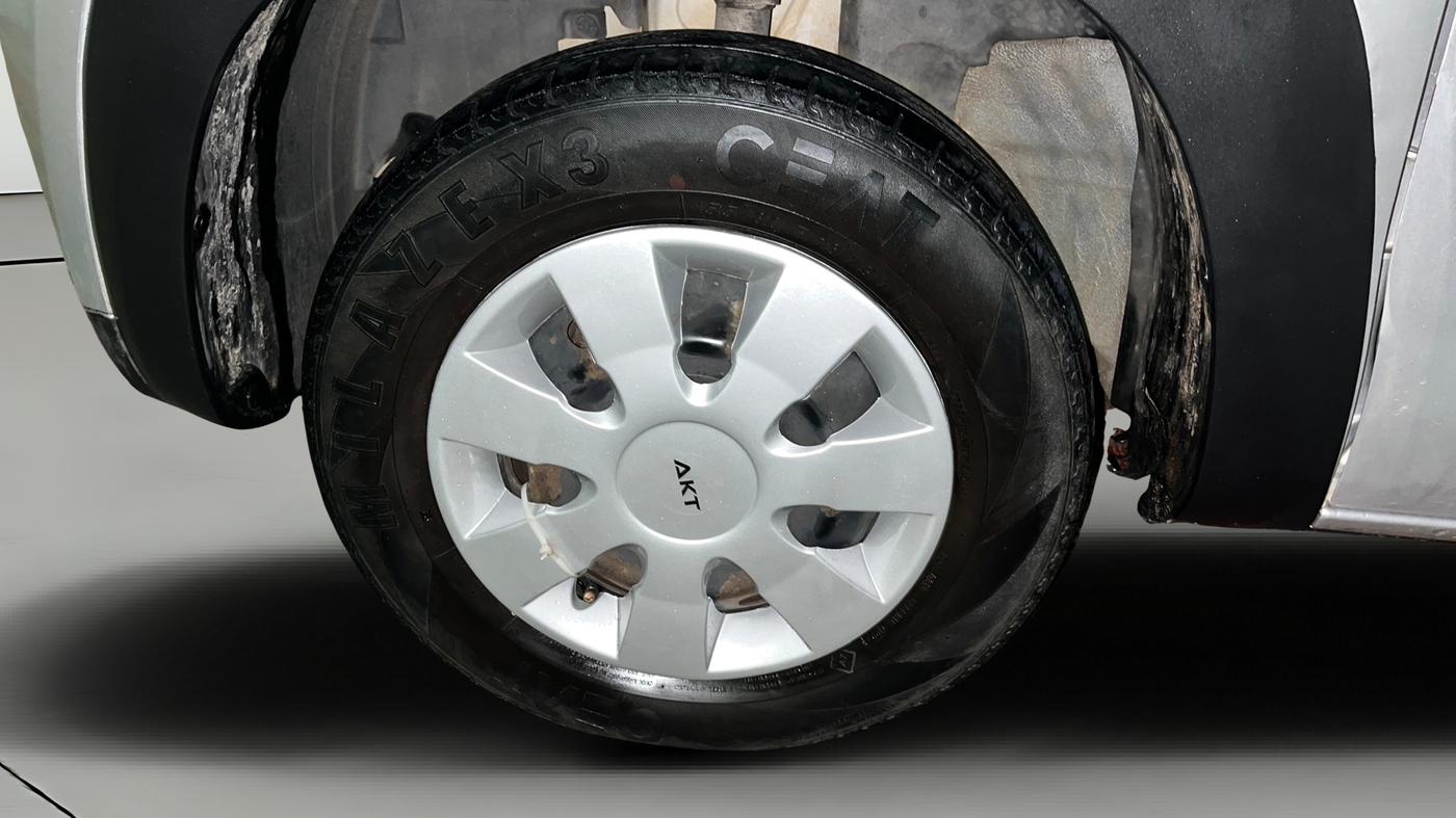 2018 Renault Kwid RXL, Petrol, Manual, 78,558 km, Left Front Wheel