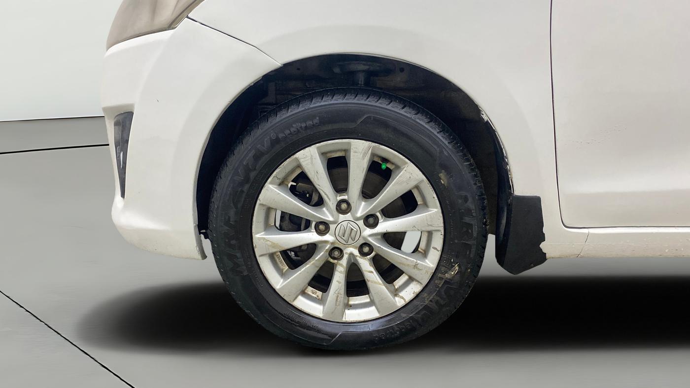 2014 Maruti Ertiga ZDI, Diesel, Manual, 1,31,702 km, Left Front Wheel