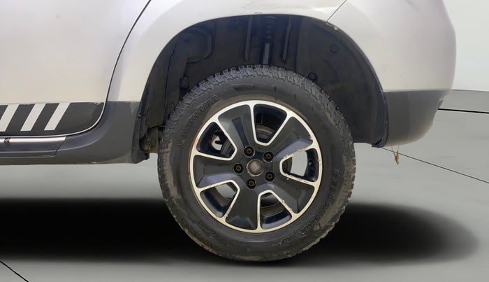 2017 Renault Duster RXS CVT, Petrol, Automatic, 1,09,289 km, Left Rear Wheel