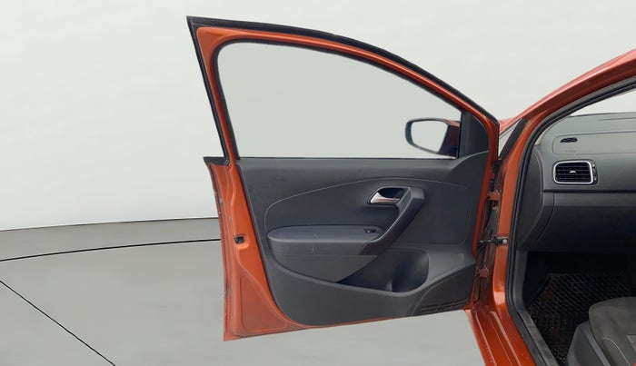 2016 Volkswagen Polo COMFORTLINE 1.2L, Petrol, Manual, 77,095 km, LHS Front Door