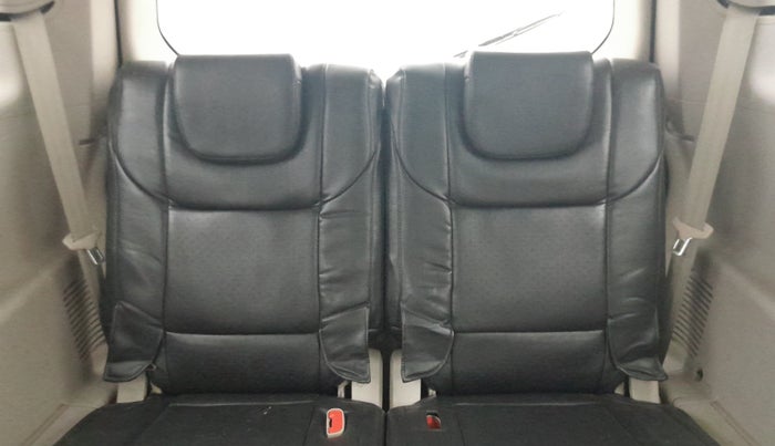 2016 Mahindra XUV500 W6 AT 1.99, Diesel, Automatic, 44,518 km, Third Seat Row ( optional )