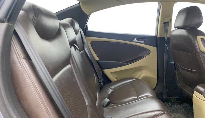 2016 Hyundai Verna 1.6 VTVT SX, Petrol, Manual, 64,510 km, Right Side Rear Door Cabin