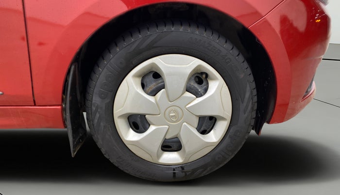 2017 Tata Tiago XT PETROL, Petrol, Manual, 60,025 km, Right Front Wheel