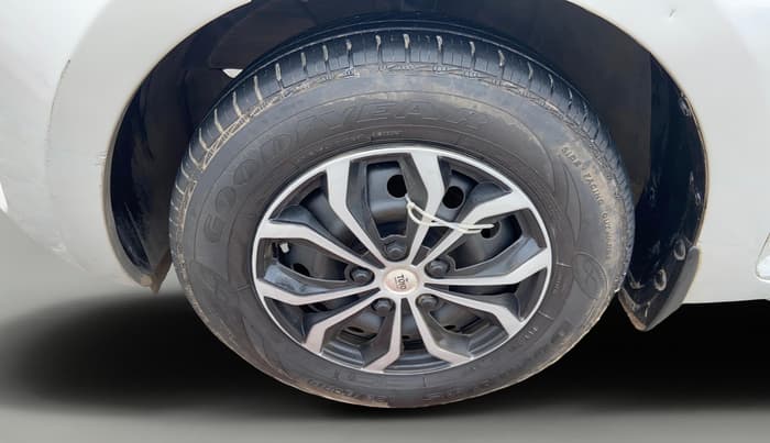 2018 Maruti Swift VXI, Petrol, Manual, 73,964 km, Left Front Wheel