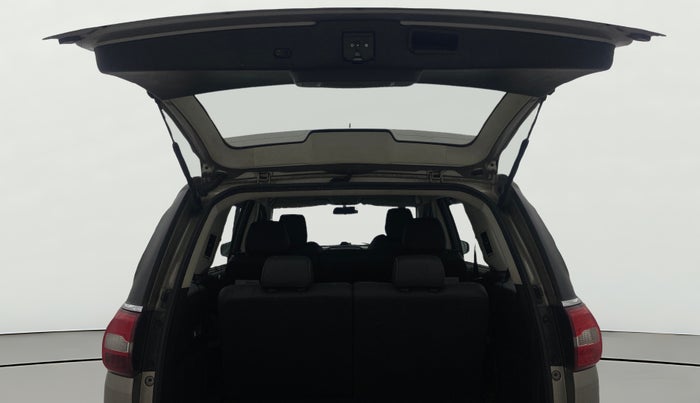 2017 Tata Hexa XTA 4X2 7 STR, Diesel, Automatic, 83,914 km, Boot Door Open