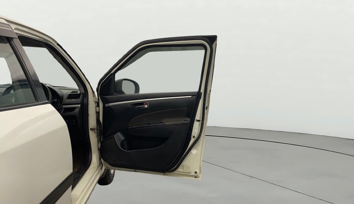 2014 Maruti Swift VXI, Petrol, Manual, 92,804 km, RHS Front Door