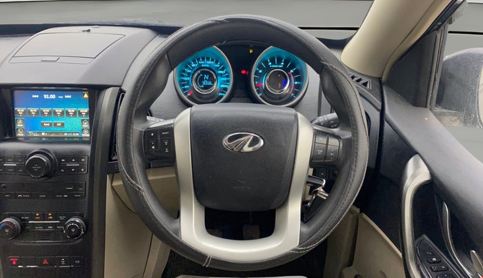 2017 Mahindra XUV500 W6, Diesel, Manual, 76,882 km, Steering Wheel Close Up