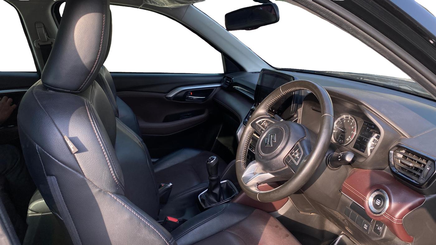 2023 Maruti Grand Vitara ALPHA SMART HYBRID, Petrol, Manual, 38,494 km, Right Side Front Door Cabin