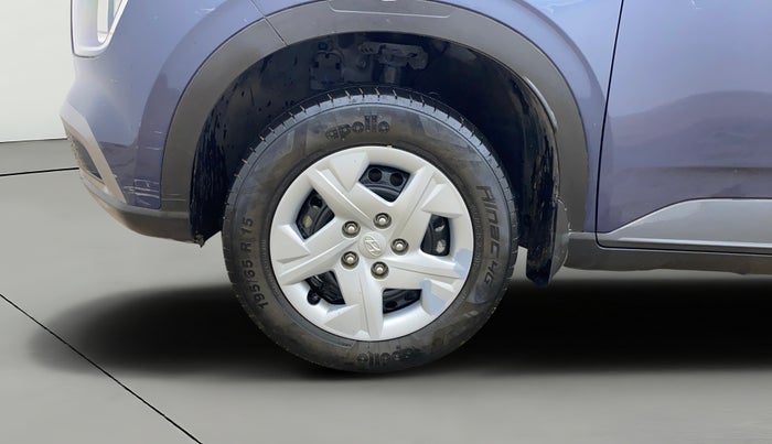 2022 Hyundai VENUE S 1.2, Petrol, Manual, 28,273 km, Left Front Wheel