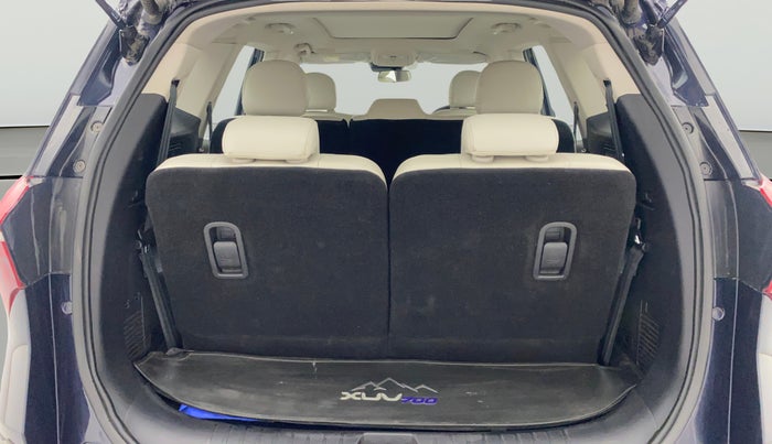 2023 Mahindra XUV700 AX 7 LUXURY P AT 7 STR, Petrol, Automatic, 14,828 km, Boot Open Zoomed View