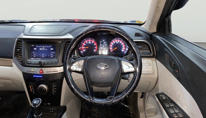 2020 Mahindra XUV300 W6 1.2 PETROL, Petrol, Manual, 83,760 km, Steering Wheel Close Up