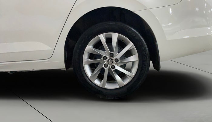 2022 Skoda SLAVIA AMBITION 1.0L TSI MT, Petrol, Manual, 34,754 km, Left Rear Wheel