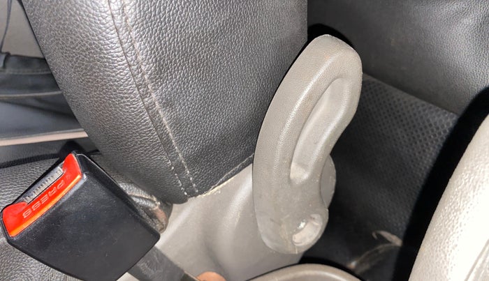 2013 Hyundai i10 SPORTZ 1.2, Petrol, Manual, 69,998 km, Third Seat Row ( optional )