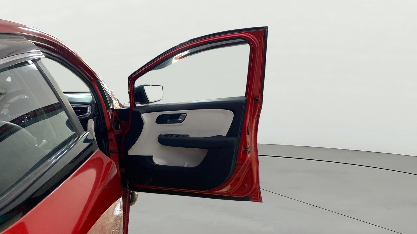 2021 Tata ALTROZ XZ PLUS PETROL, Petrol, Manual, 29,312 km, RHS Front Door