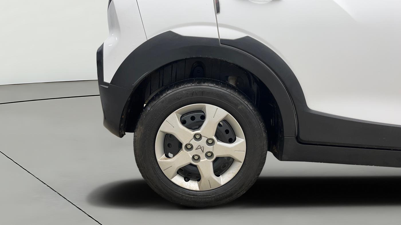 2024 Mahindra XUV 3XO MX2 Pro 1.2 L TCMPFI AT, Petrol, Automatic, 11,056 km, Right Rear Wheel