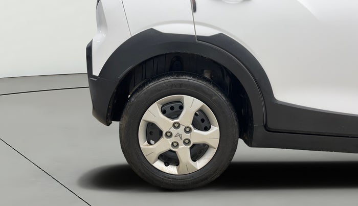 2024 Mahindra XUV 3XO MX2 Pro 1.2 L TCMPFI AT, Petrol, Automatic, 11,056 km, Right Rear Wheel