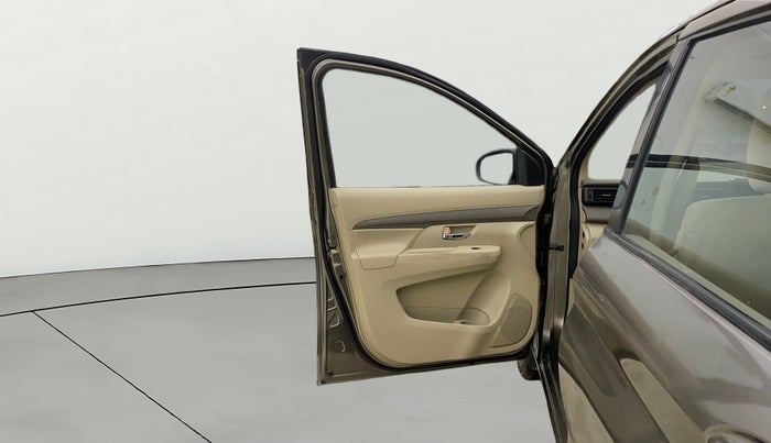 2019 Maruti Ertiga VXI CNG, CNG, Manual, 1,25,174 km, LHS Front Door