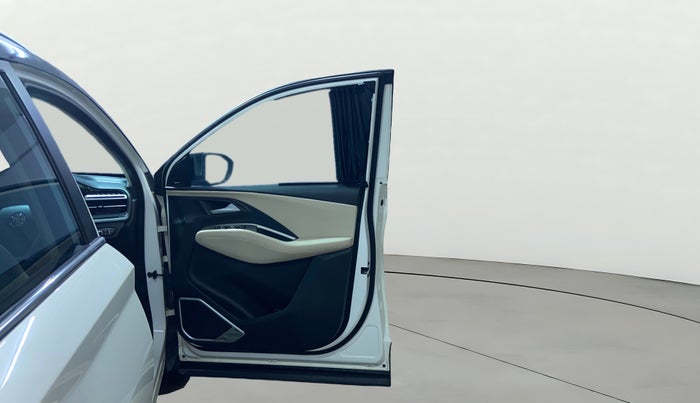 2023 MG HECTOR SHARP PRO 1.5 PETROL TURBO CVT PETROL, Petrol, Automatic, 35,895 km, RHS Front Door