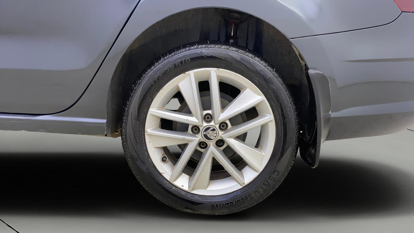 2018 Skoda Rapid STYLE 1.6 MPI AT, Petrol, Automatic, 75,459 km, Left Rear Wheel