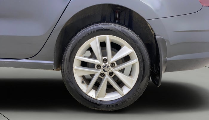 2018 Skoda Rapid STYLE 1.6 MPI AT, Petrol, Automatic, 74,971 km, Left Rear Wheel