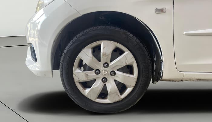 2014 Honda Mobilio 1.5L I-DTEC S, Diesel, Manual, 1,02,157 km, Left Front Wheel