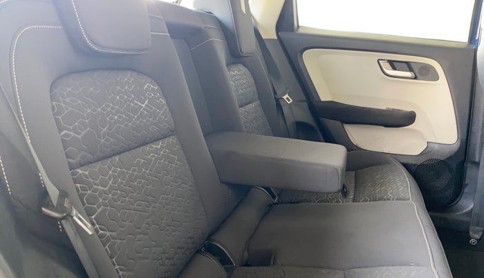 2023 Tata ALTROZ XZ + SUNROOF, Petrol, Manual, 37,220 km, Right Side Rear Door Cabin