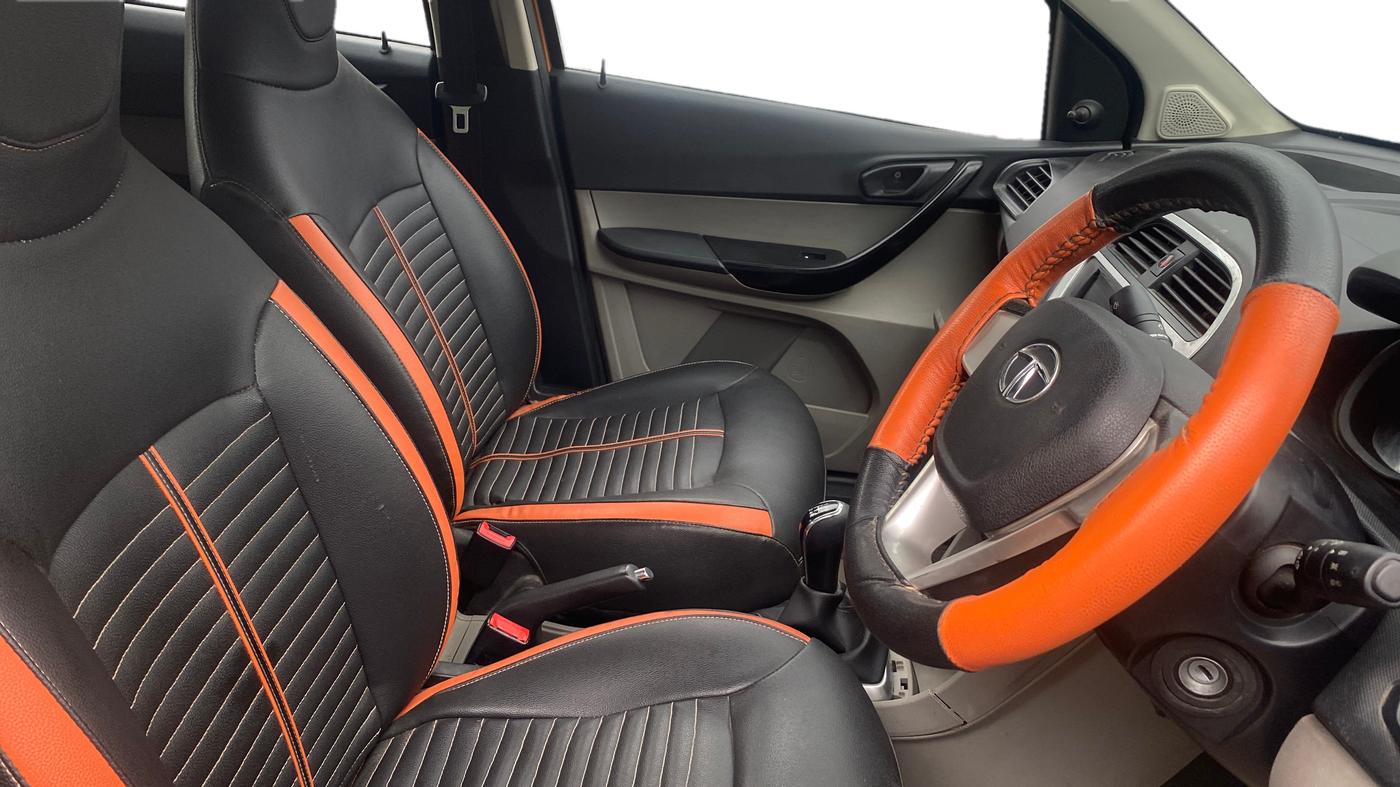 2016 Tata Tiago XM PETROL, Petrol, Manual, 55,896 km, Right Side Front Door Cabin