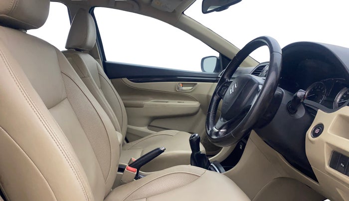 2016 Maruti Ciaz ZXI+, Petrol, Manual, 89,367 km, Right Side Front Door Cabin