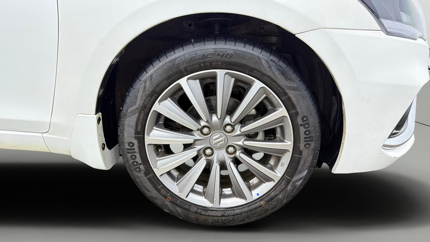 2025 Maruti Ciaz ALPHA  AT 1.5 SHVS PETROL, Petrol, Automatic, 5,025 km, Right Front Wheel