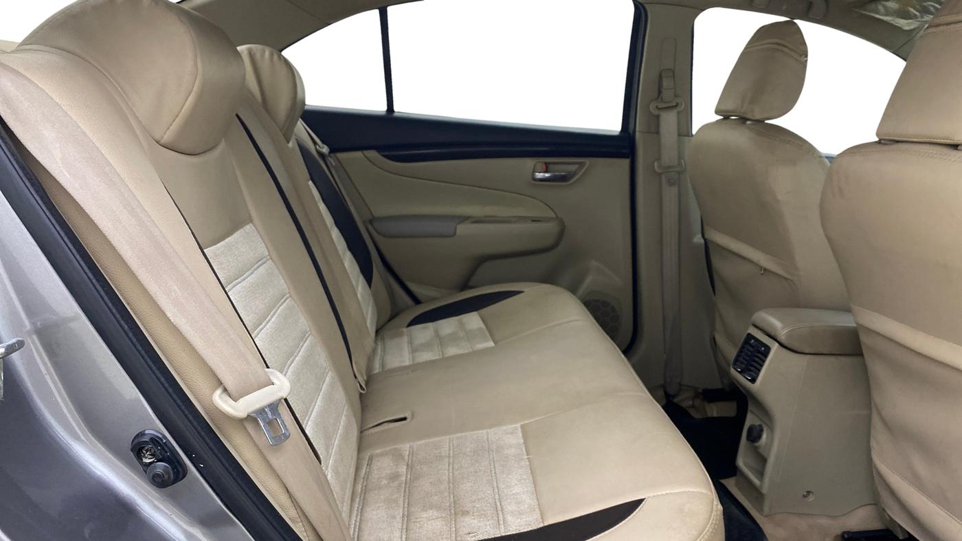 2017 Maruti Ciaz SIGMA DIESEL 1.3, Diesel, Manual, 1,46,842 km, Right Side Rear Door Cabin
