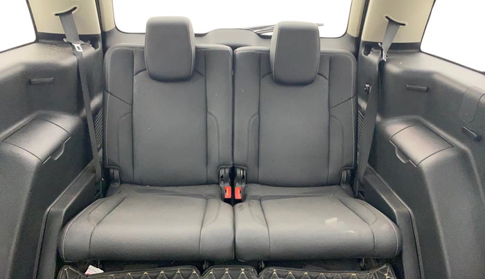 2018 Tata Hexa XT 4X2 7 STR, Diesel, Manual, 1,01,248 km, Third Seat Row ( optional )